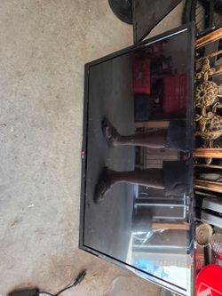 LG 32" FLAT SCREEN TV
