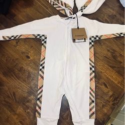BURBERRY ONESIE 