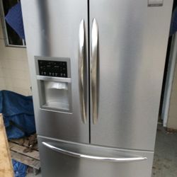 Fridgdare Gallery Stainless Steel Refrigerator!