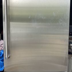 Viking 5 Series Fridge 