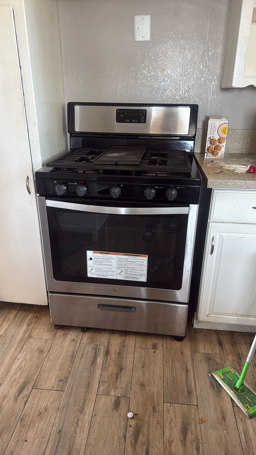 Very Good Gas Stove! Must Sell!