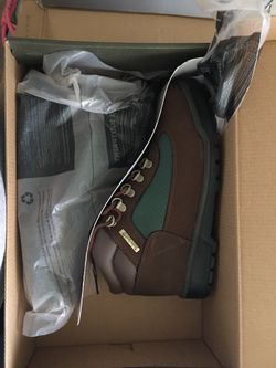 Never worn Beef a& Broccoli Timbs size 7Y