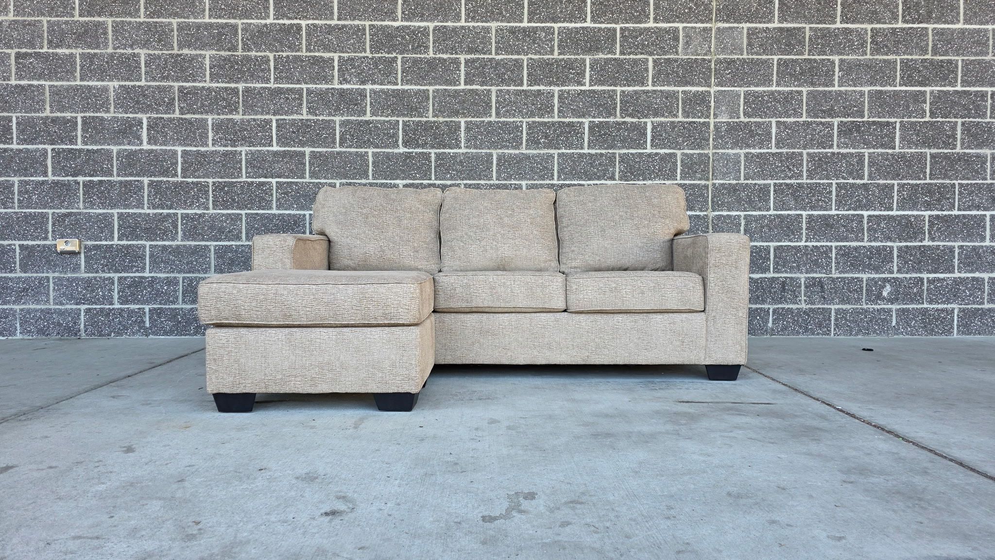 Sectional Couch (WE DELIVER)