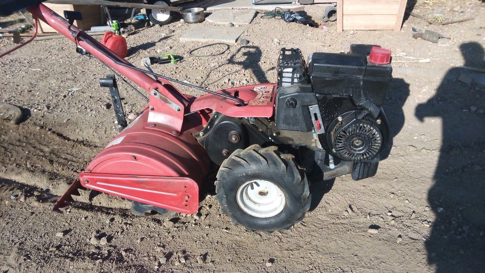 Super Nice Rototiller 5 HP Shape Blade Good Belts Starts 1st Pull Everytime