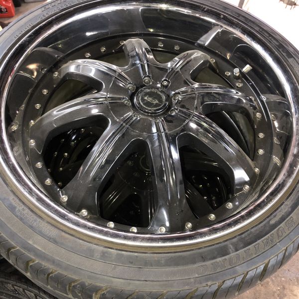 22 Inch Rims With Tires 265/40/22 ( 5lug Universal) for Sale in