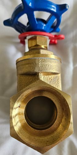 Everbilt 1 - 1/2 Brass Gate Valve 200 WOG Water Oil Gas Heavy Duty Plumbing