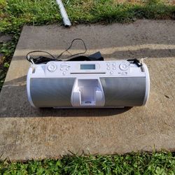iLive White IBCD3816DT Portable AM/FM iPod Boombox
, EXCELLENT WORKING  CONDITION 