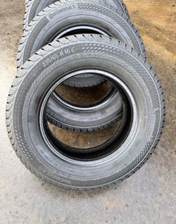 235/65/16 continental vendo un set de llantas usadas excelente condiciones de vida las 4 ✅🤩I am selling a set of used tires, all 4 in excellent livin