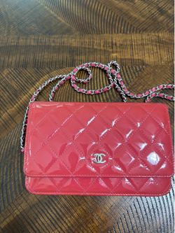 Chanel wallet on chain