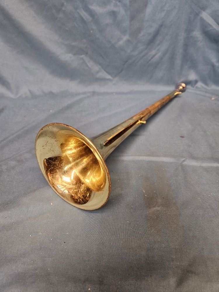 TRUMPET HORN