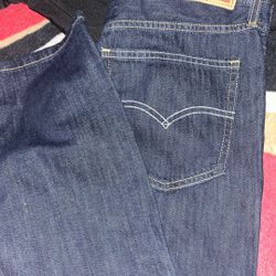 Levi’s jeans mid rise WITH TAGS