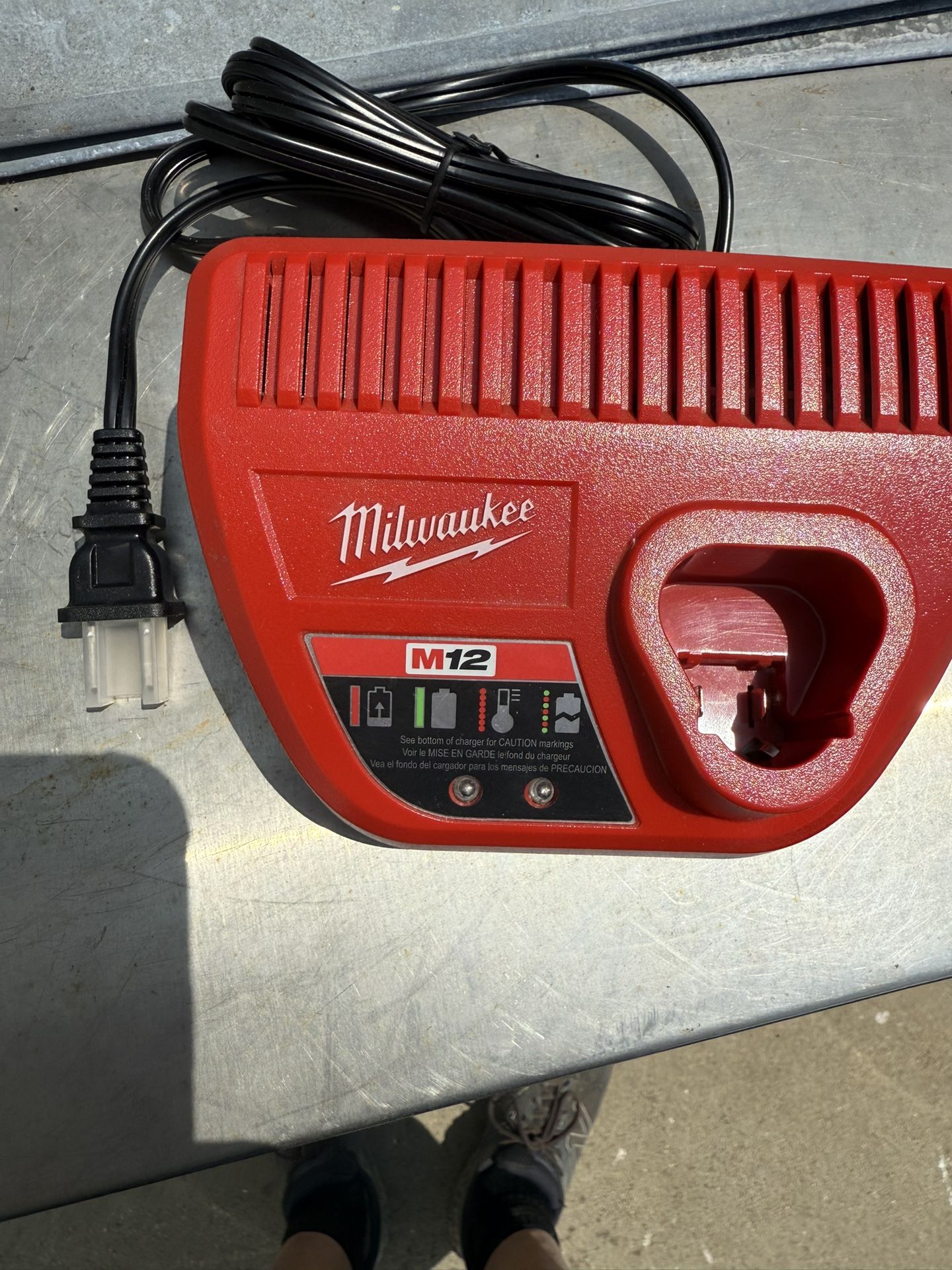 New Milwaukee M-12 Battery Charger 