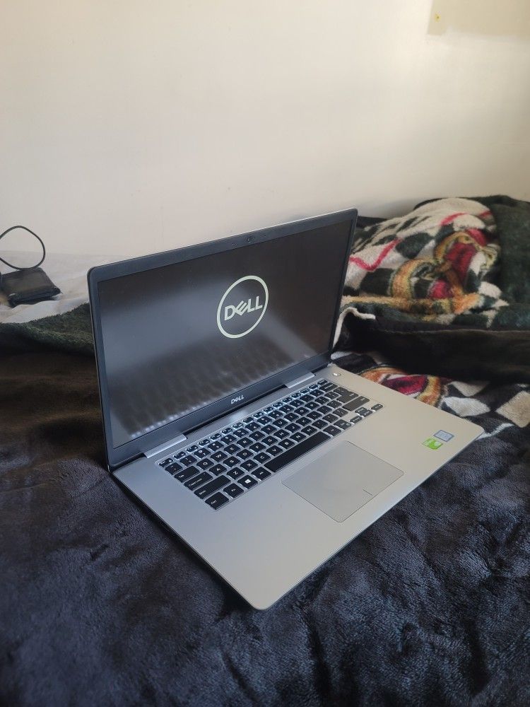 Dell Laptop: Core i7. Windows 11 V-24H2, Wi-Fi, Bluetooth. MS-office. M.2 Drive, WebCam.