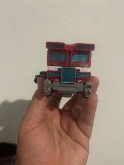 Transformers Generations War for Cybertron: WFC-S11 Optimus Prime