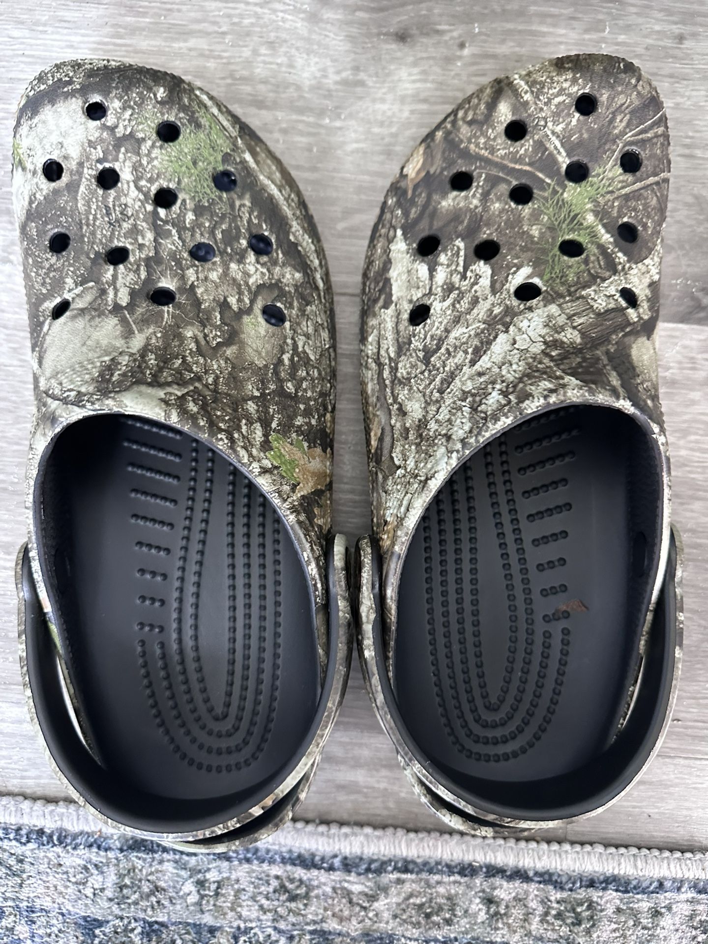 Crocs Size 10 men 12 in Womens