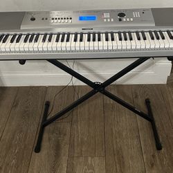 Yamaha portable grand dgx-230 Keyboard 