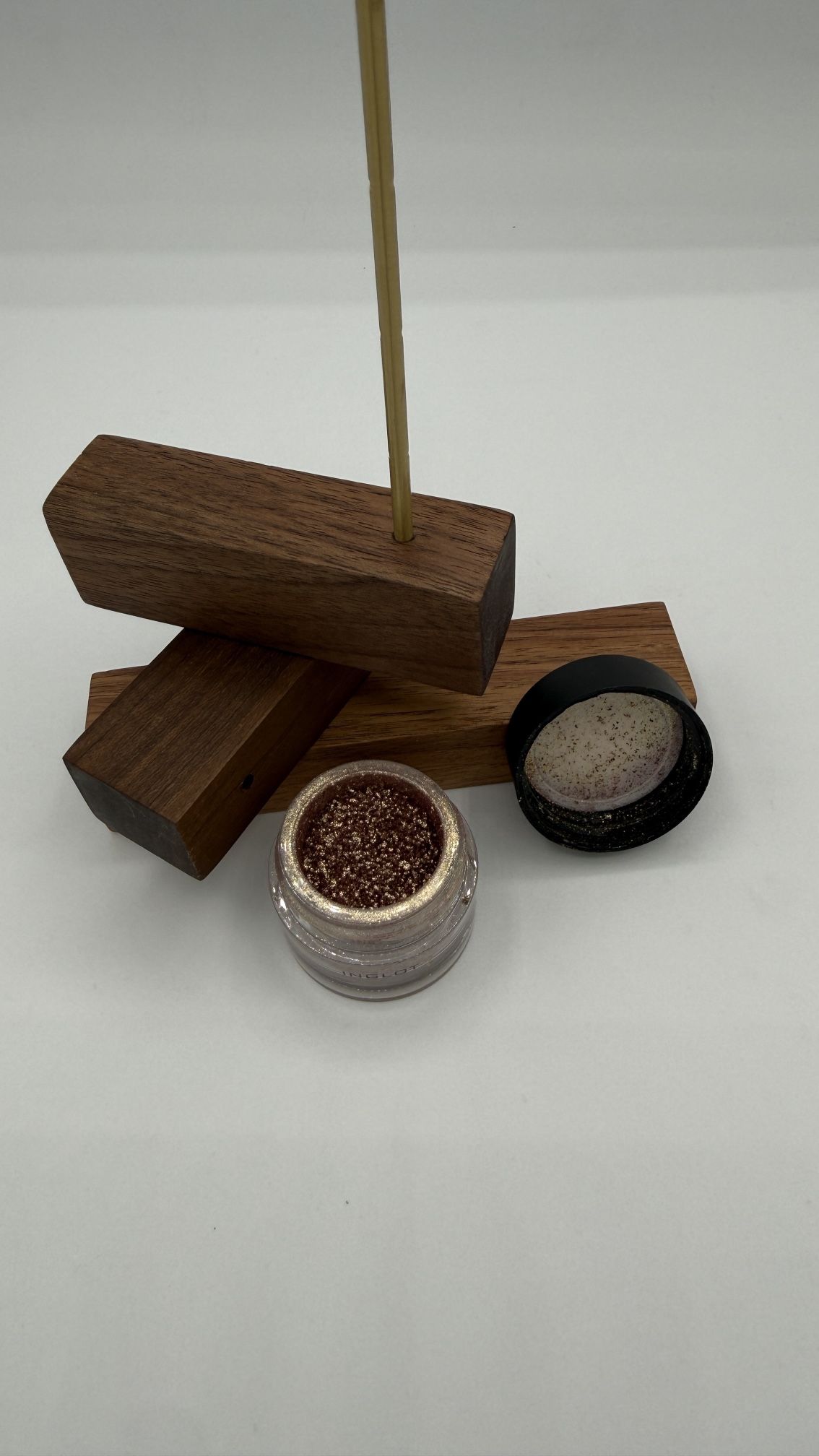 MiCA loose eyeshadow