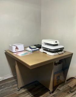 Rolling Craft Table / Work Table with Storage – Great Condition