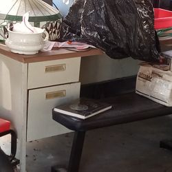Free desk
