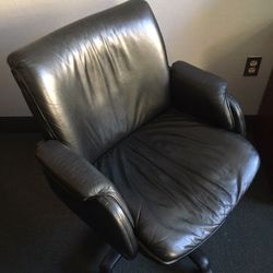 4 Leather craft low back conference room chairs