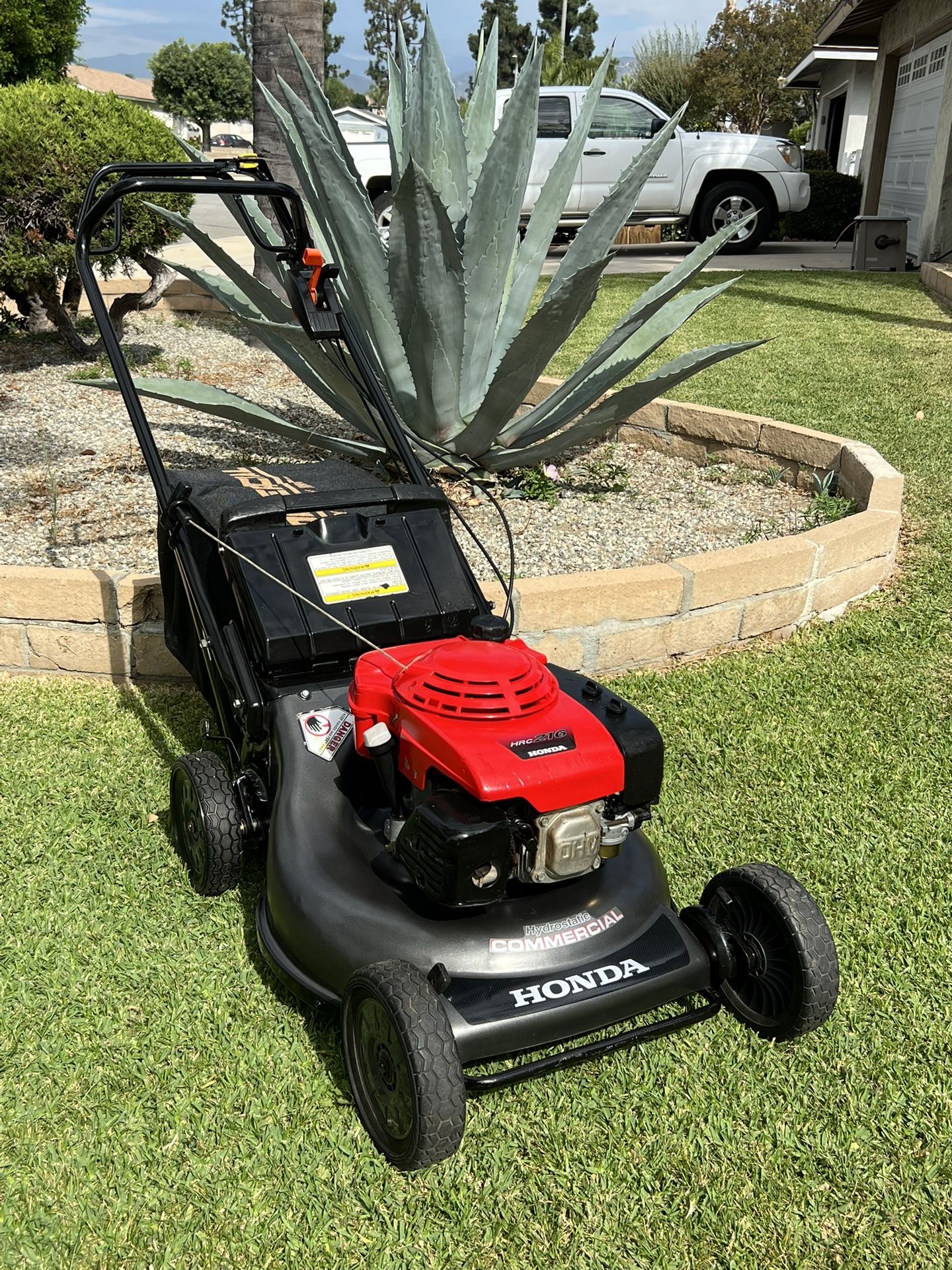 HondaHRC 216 hydrostatic transmission Commercial Lawn Mower