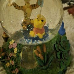 Winnie The Pooh And Tigger Snow Globe Musical