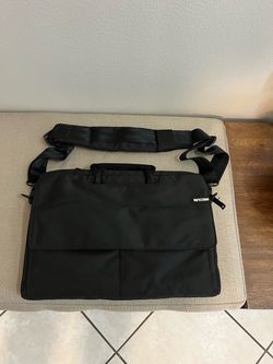 Incase Black Laptop Messenger Bag