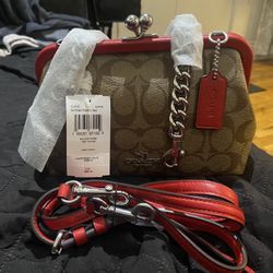 Coach Kiss lock Purse 