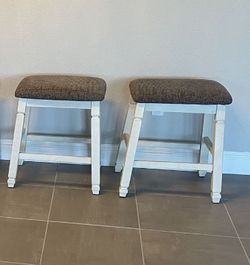 2 Bar Stools