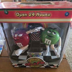 MM'S jukebox candy dispenser