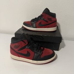 Nike Air Jordan 1 Mid Banned Shoes Size 8.5