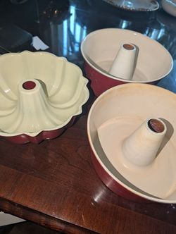 Cake pans