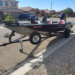 2015 Tracker Pro Team 190 Bass Boat 