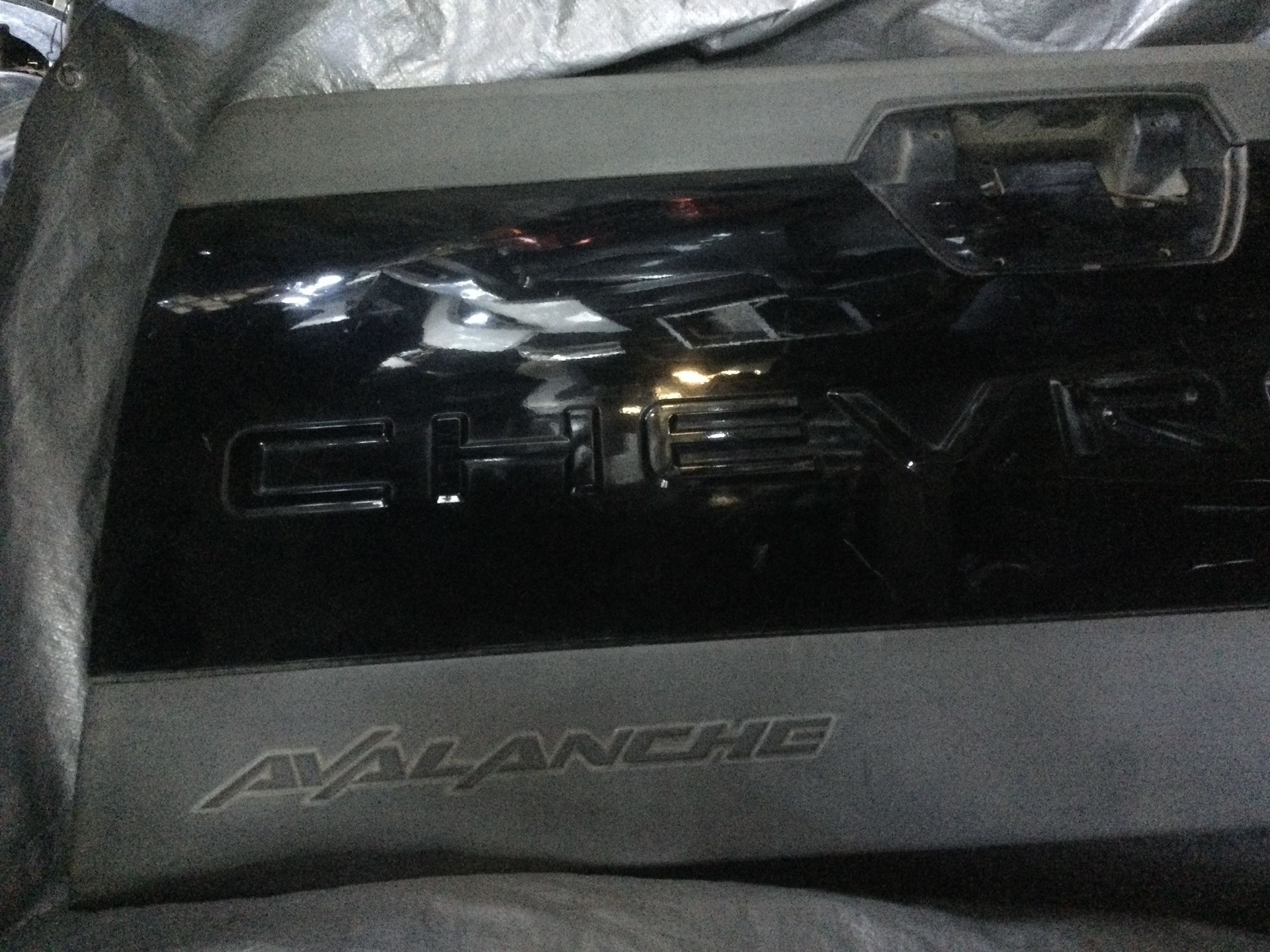 2003 2004 2005 2006 Chevy Avalanche Tailgate