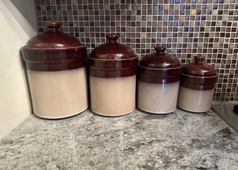 Sango Kitchen Canisters 4933  4pc Earthenware W/Lids/Seals Storage Crocks Nova Brown