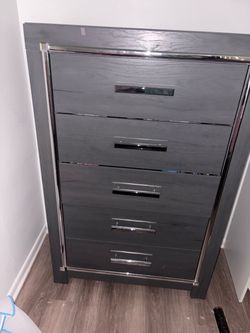 Gray 5-Drawer Tall Dresser with Chrome Trim