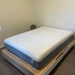 Full Bed and Platform With Storage