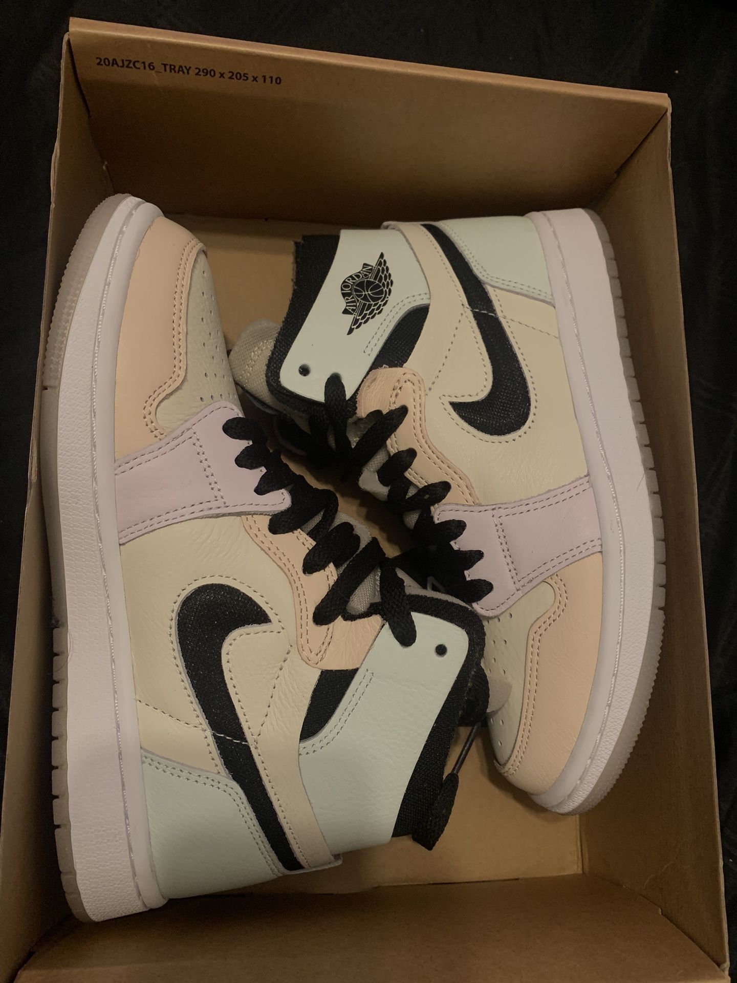 Jordan 1 WMNS
