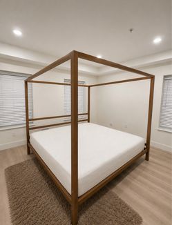 King Canopy Bed + Mattress + FREE Rug – Only 2 Months Old