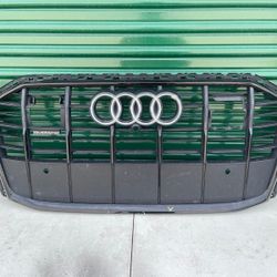 Audi Q7 Grille