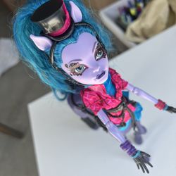 2013- Monster High Freaky Fusion Hybrid Ava TrotterHorse Centaur Doll -Mattel