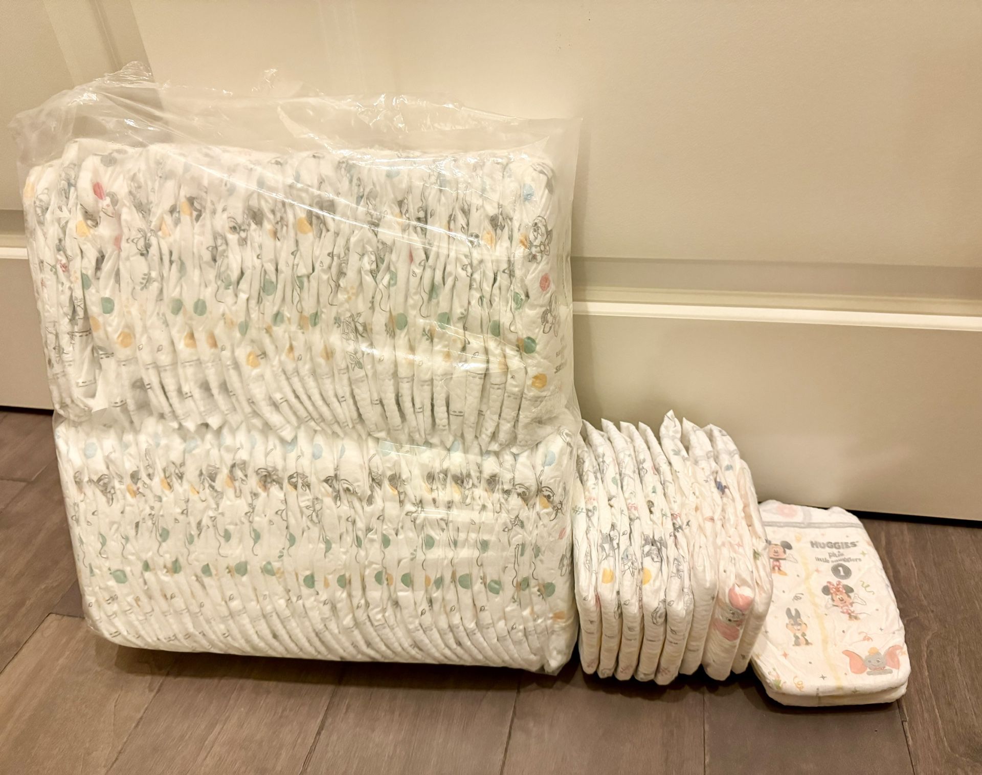 New Huggies Plus Snugglers Size 1 Diapers For Baby