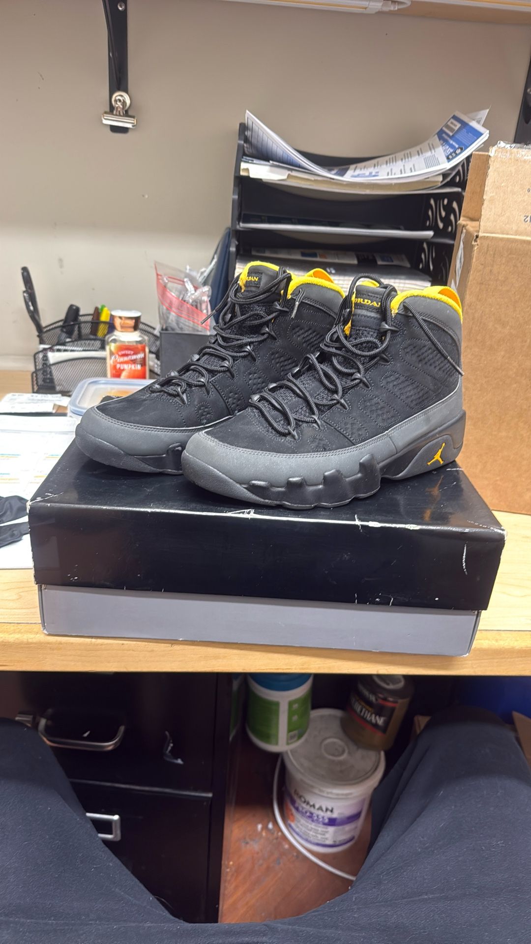 Jordan 9 Retro Black/University Gold