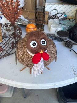 Fall autumn Thanksgiving Decor Turkey Table Decoration In Excellent Condition With New Set Of Cardboard Feathers