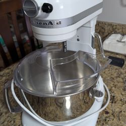 KitchenAid Pro 600 With 3 Attachments 