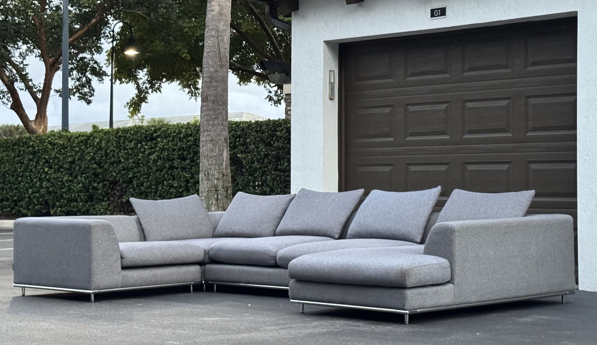 Sectional Couch/Sofa - Modular - Linen -  Perazzi - Delivery Available 🚛