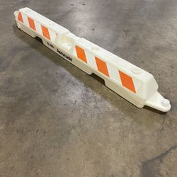 Valtir Highway Aerocade Low Profile Airport Water Filled Barrier