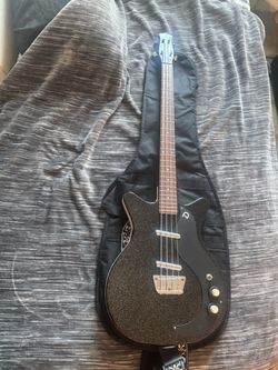 Danelectro bass metalflake edition