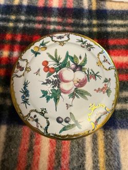 Vintage rare set of 6 coasters from The Metropolitan Museum of Art (MMA) featuring the "Duke of Gloucester" pattern