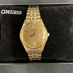 Seiko Gold Tone Watch w/Box